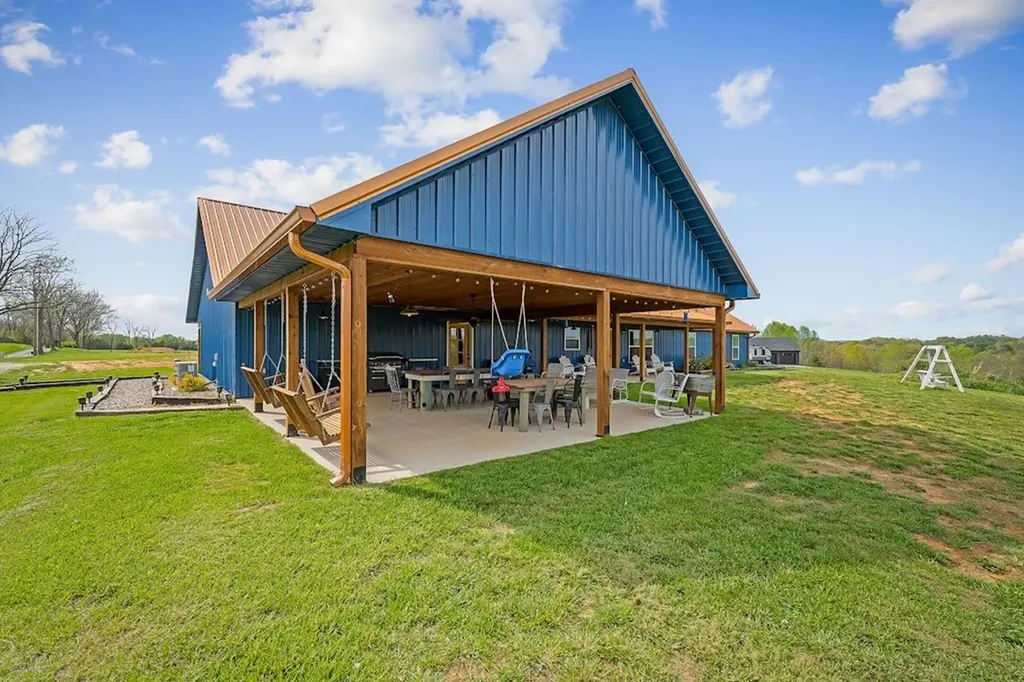 240 NE Bob Ledbetter Livingston TN 38570