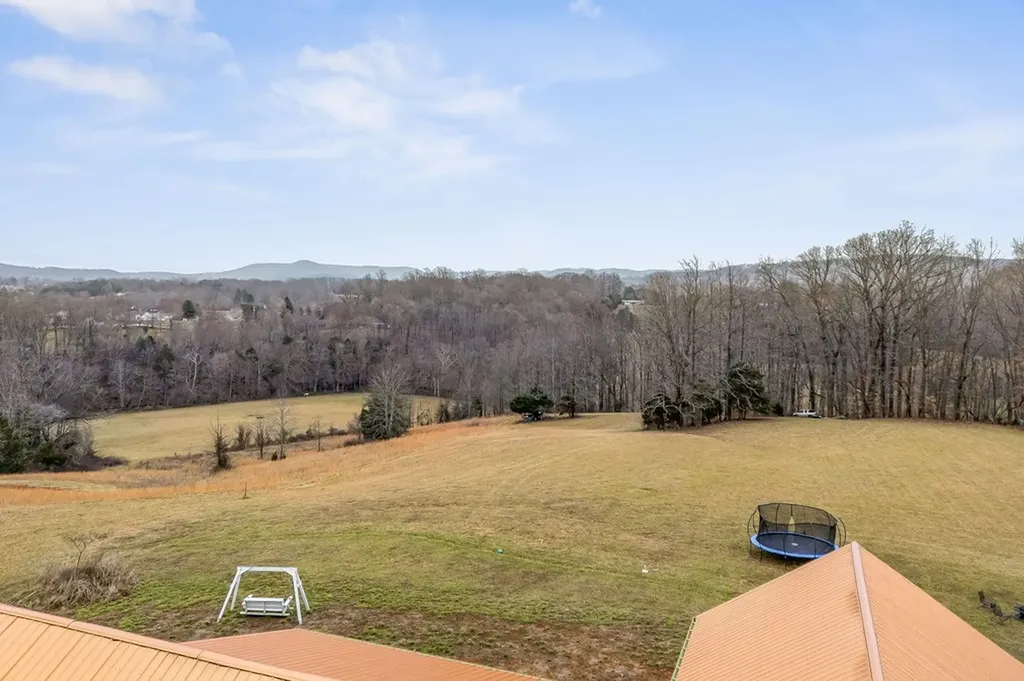 240 NE Bob Ledbetter Livingston TN 38570