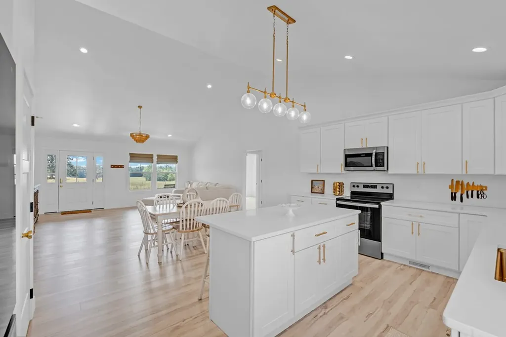 4733 Window Cliff Road Baxter TN 38544