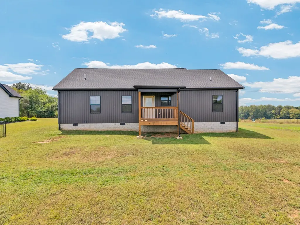 4733 Window Cliff Road Baxter TN 38544