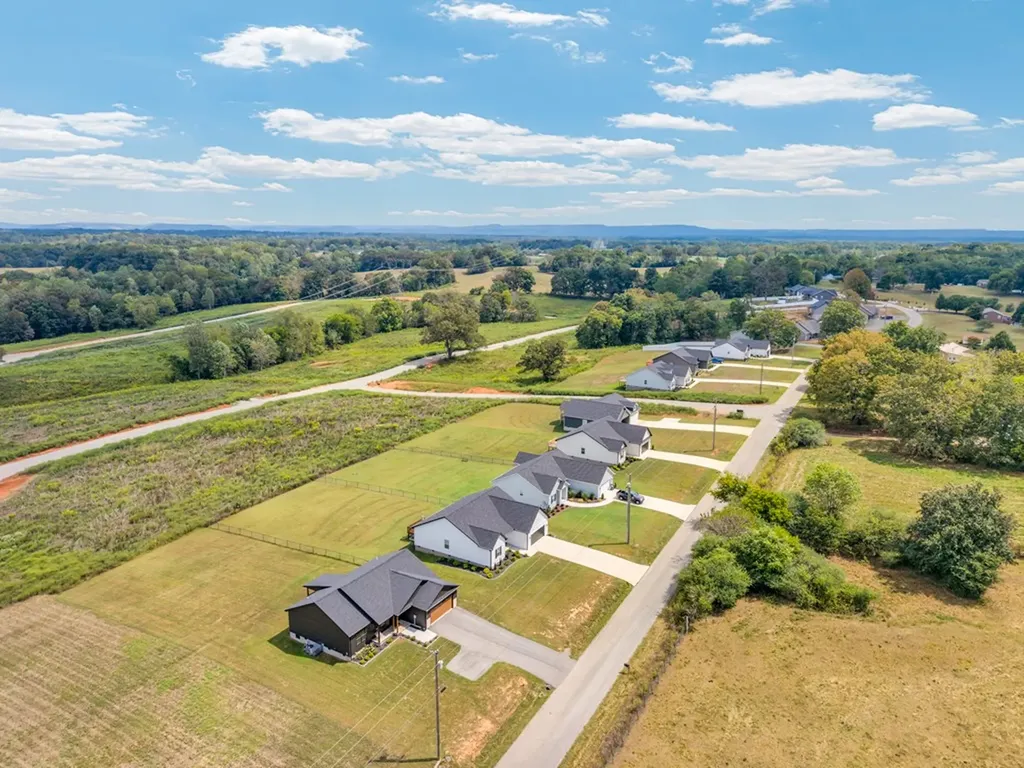 4733 Window Cliff Road Baxter TN 38544