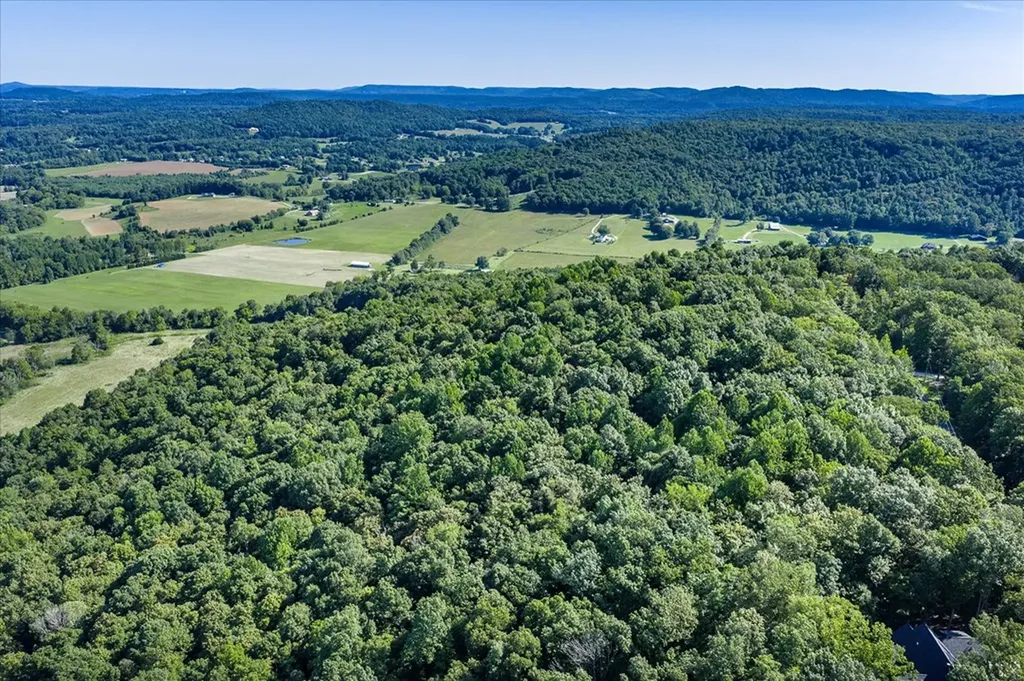 15.6 Ac Overlook Circle Cookeville TN 38506