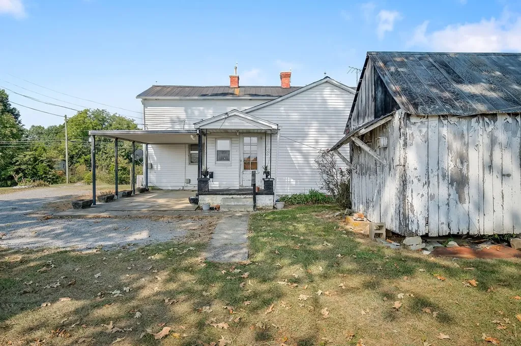 1298 Bunker Hill Road Sparta TN 38583