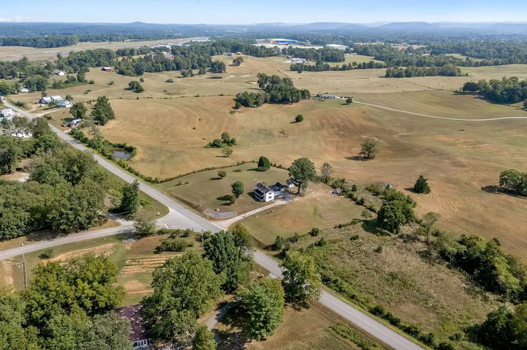 1298 Bunker Hill Road Sparta TN 38583