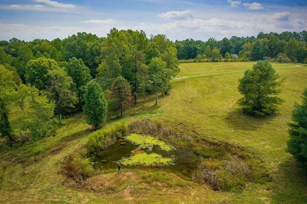 229 Craig Road Monterey TN 38574