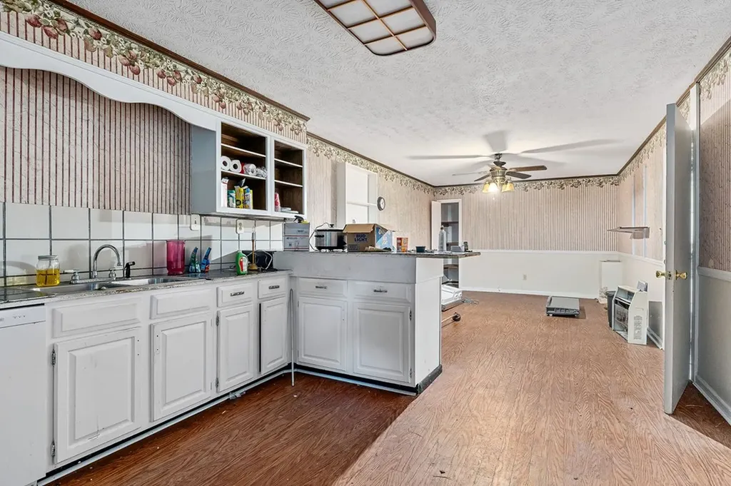 221 Craig Road Monterey TN 38574