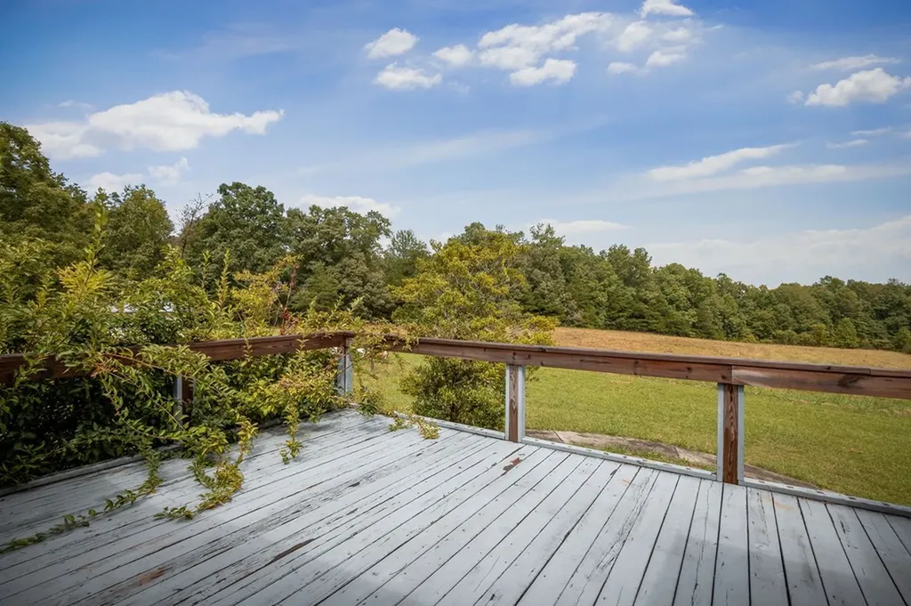 221 Craig Road Monterey TN 38574