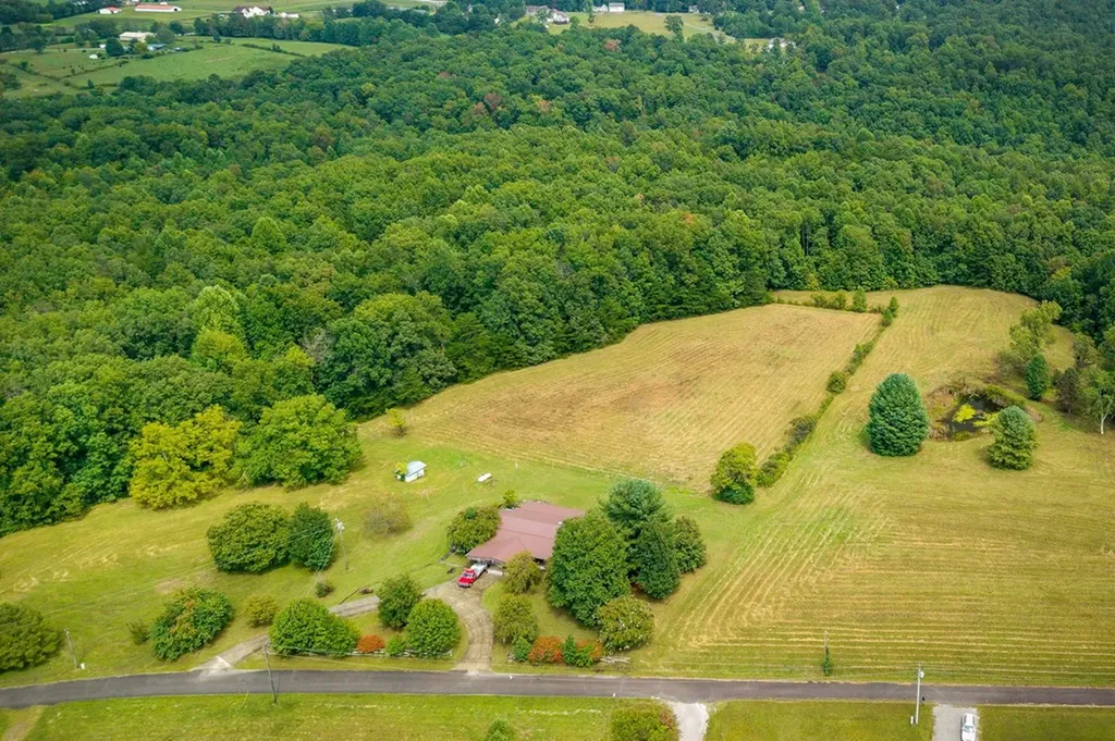 221 Craig Road Monterey TN 38574