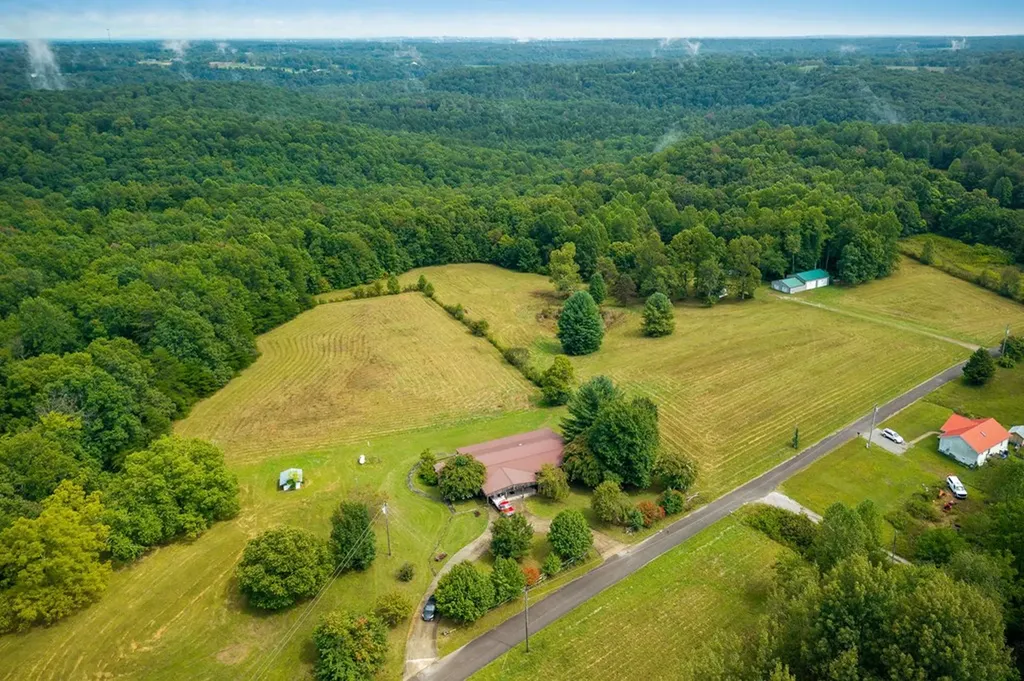 221 Craig Road Monterey TN 38574