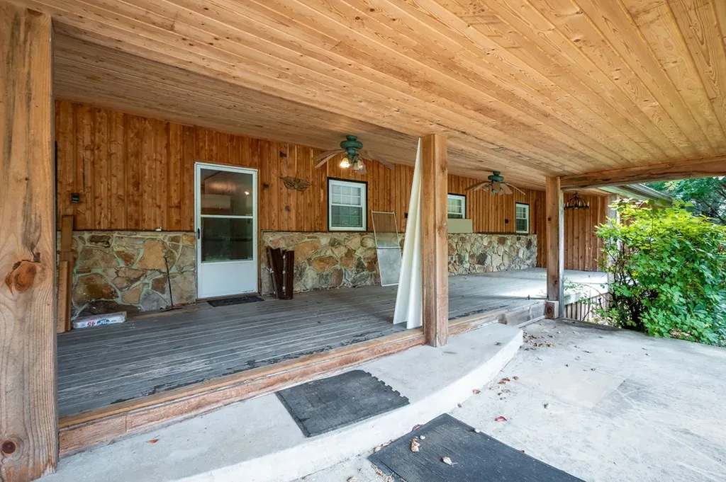 221 Craig Road Monterey TN 38574