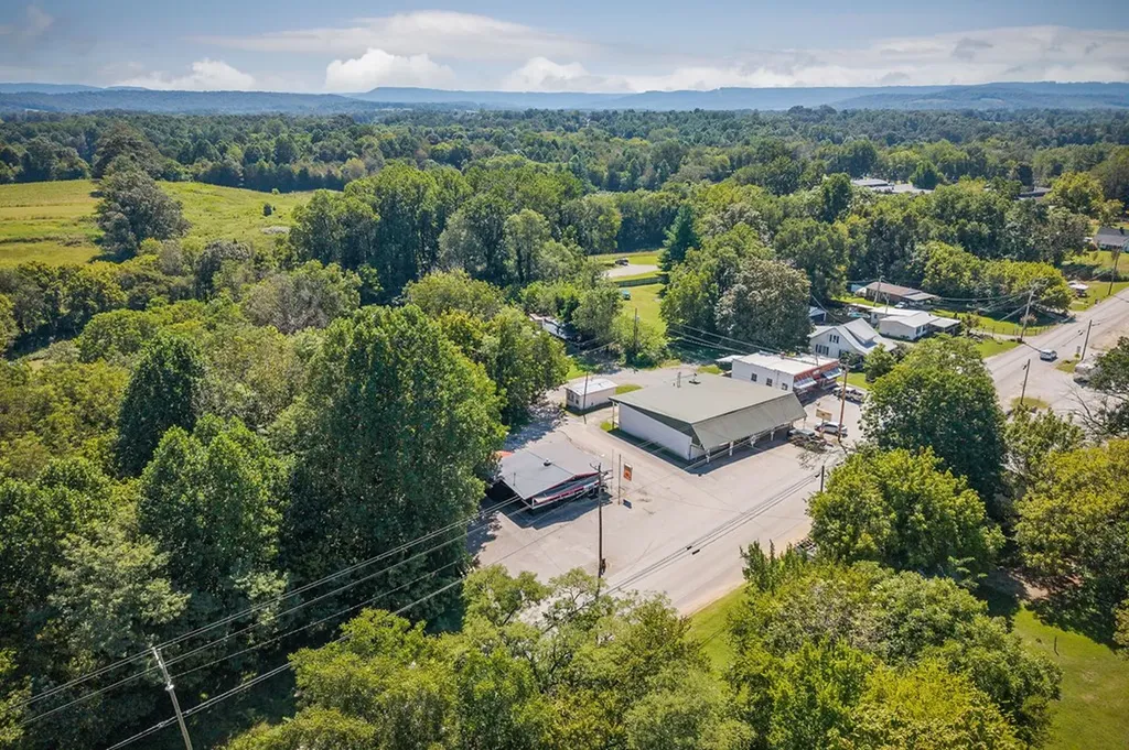 5339 Mcminnville Highway Doyle TN 38559