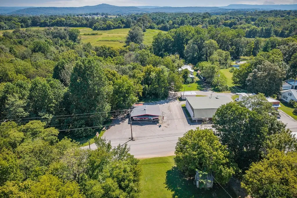 5339 Mcminnville Highway Doyle TN 38559