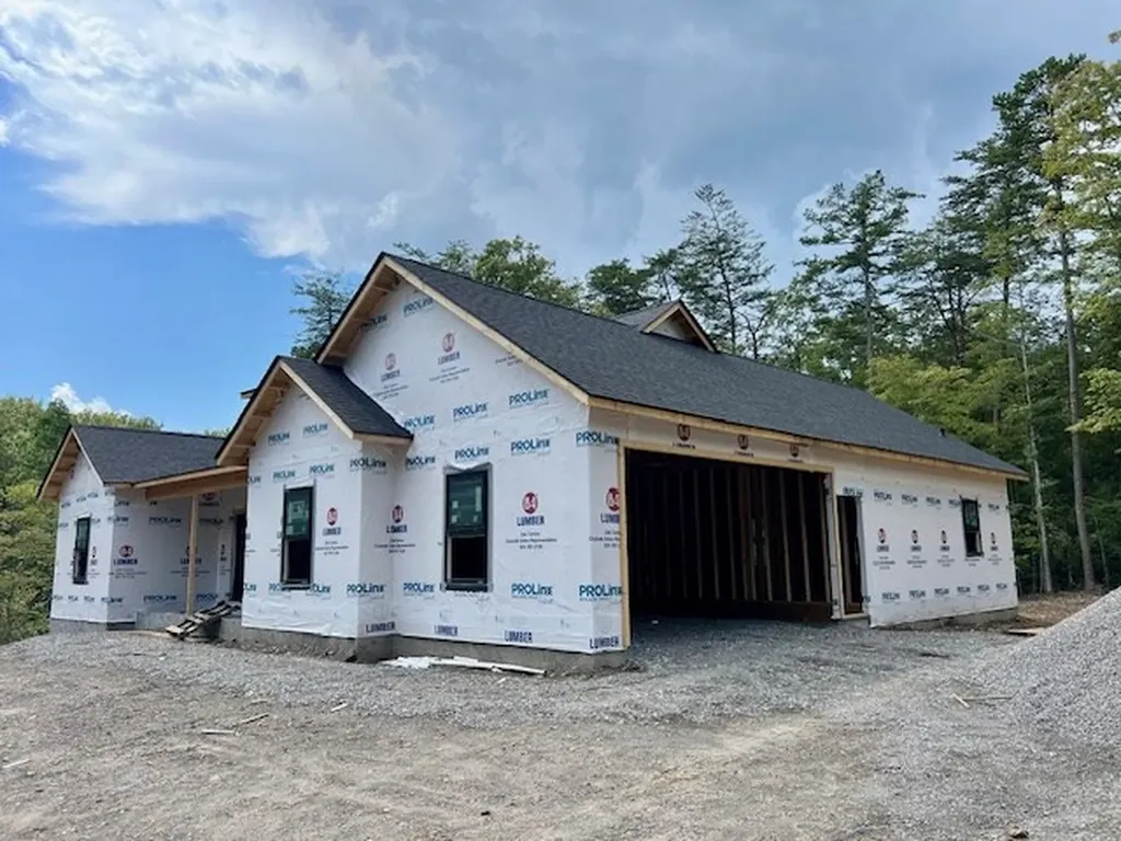 2005 Street Place Loop Monterey TN 38574