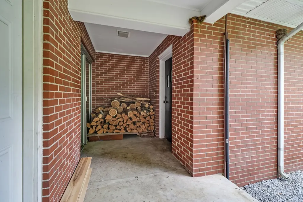 1378 Sparta Highway Crossville TN 38555