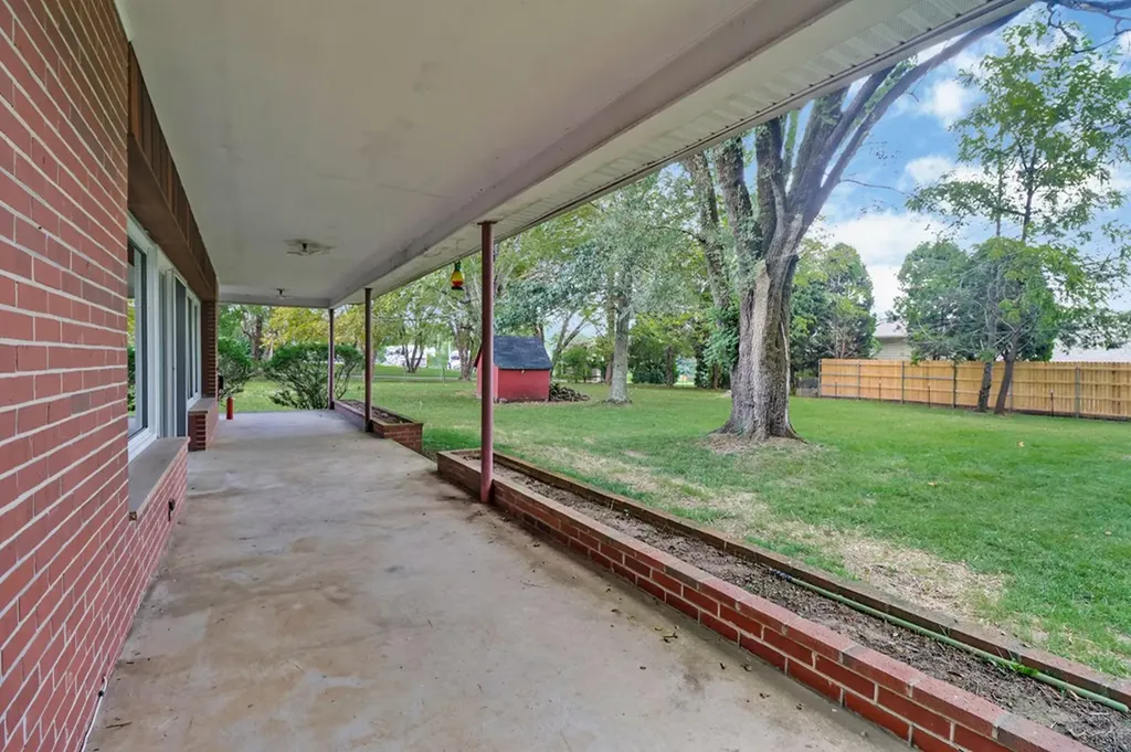 1378 Sparta Highway Crossville TN 38555