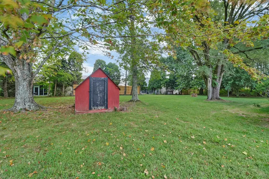 1378 Sparta Highway Crossville TN 38555