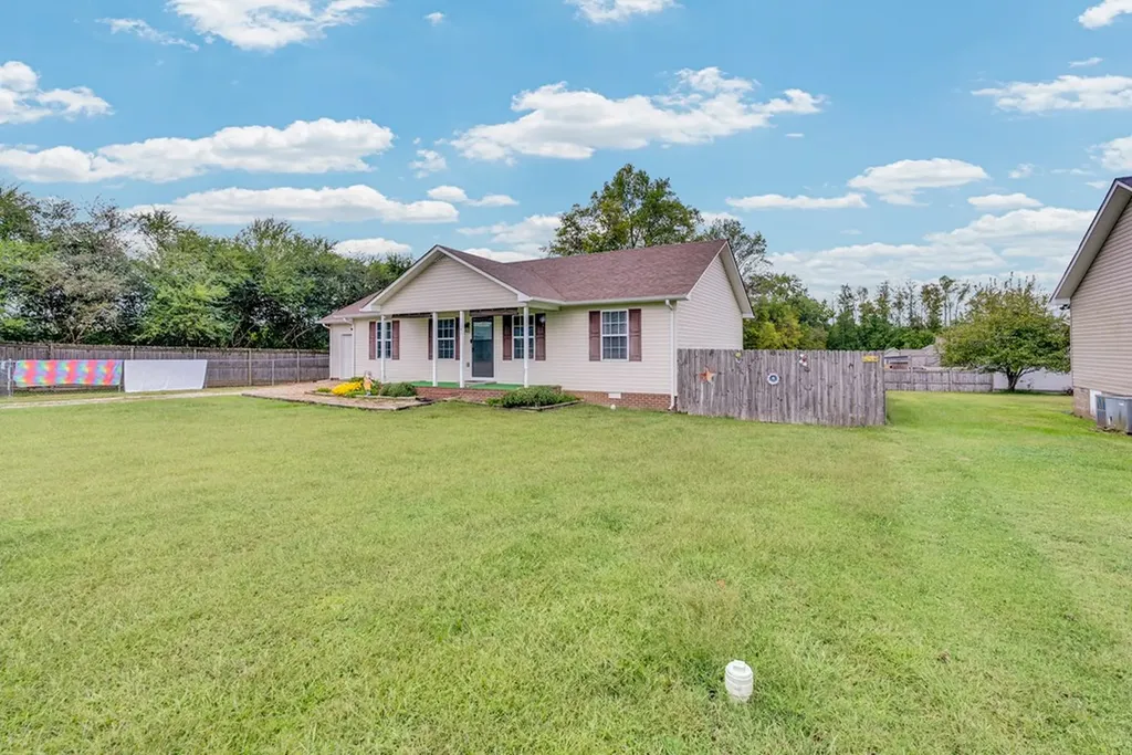 141 Chestnut Street Baxter TN 38544