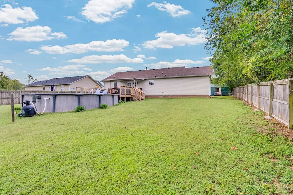 141 Chestnut Street Baxter TN 38544