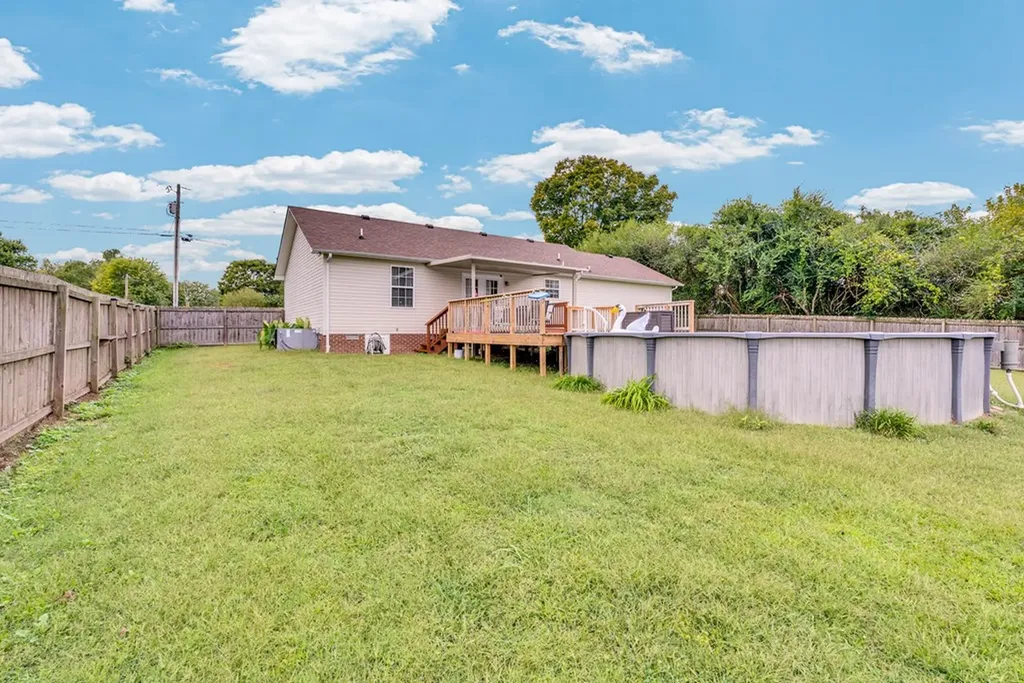 141 Chestnut Street Baxter TN 38544