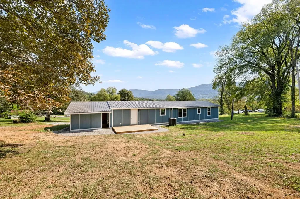 77 Hankins Lane Pikeville TN 37367