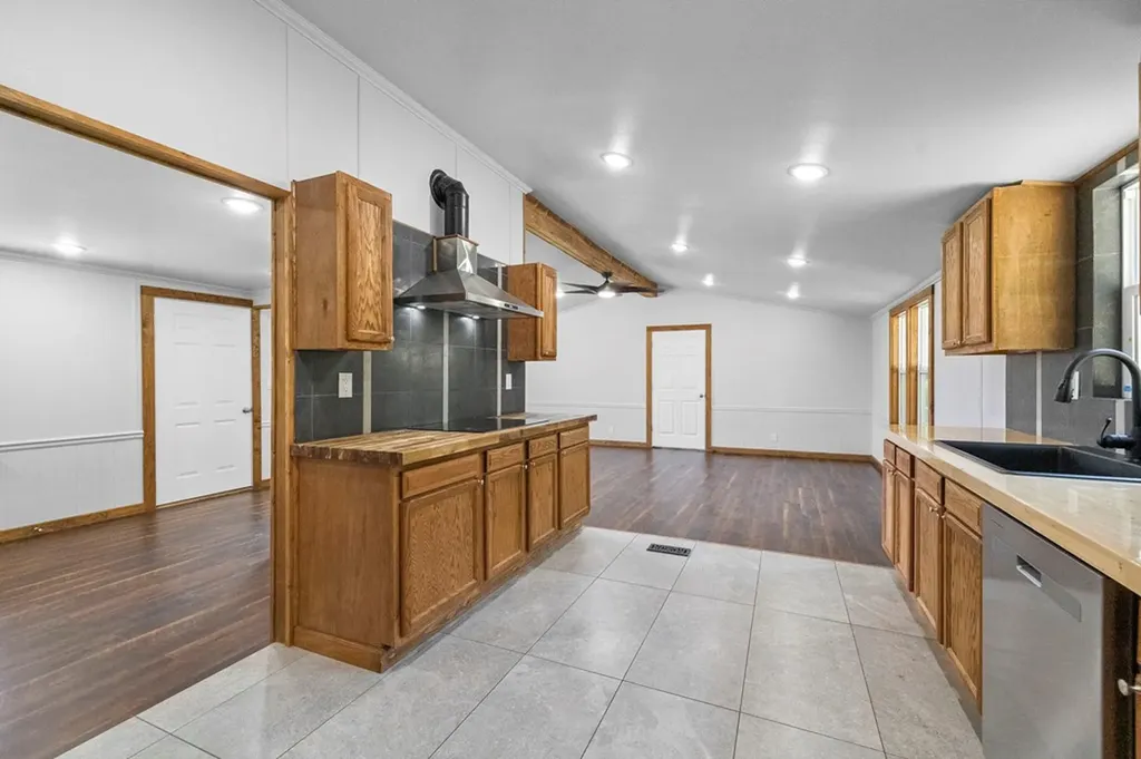 77 Hankins Lane Pikeville TN 37367