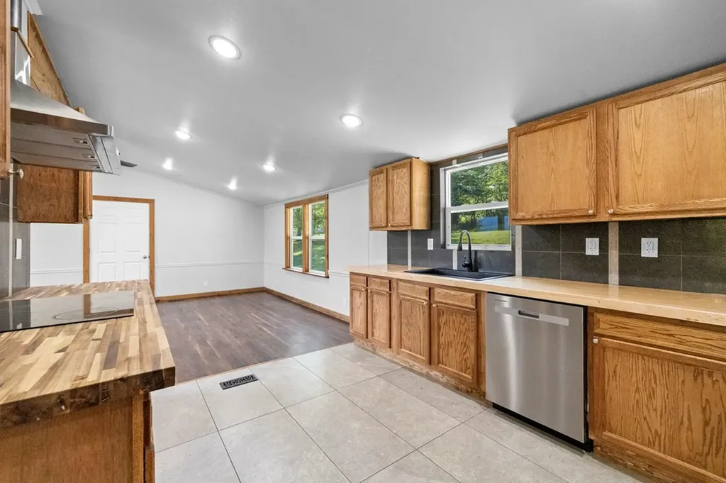 77 Hankins Lane Pikeville TN 37367