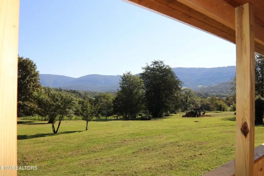 77 Hankins Lane Pikeville TN 37367