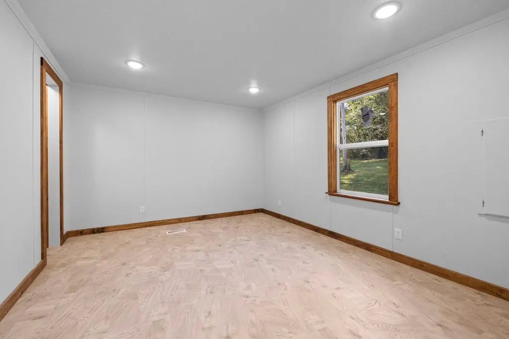 77 Hankins Lane Pikeville TN 37367