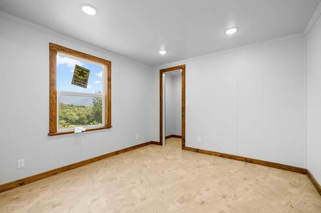 77 Hankins Lane Pikeville TN 37367