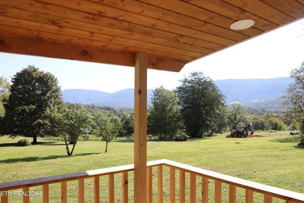 77 Hankins Lane Pikeville TN 37367