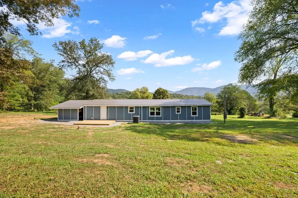 77 Hankins Lane Pikeville TN 37367