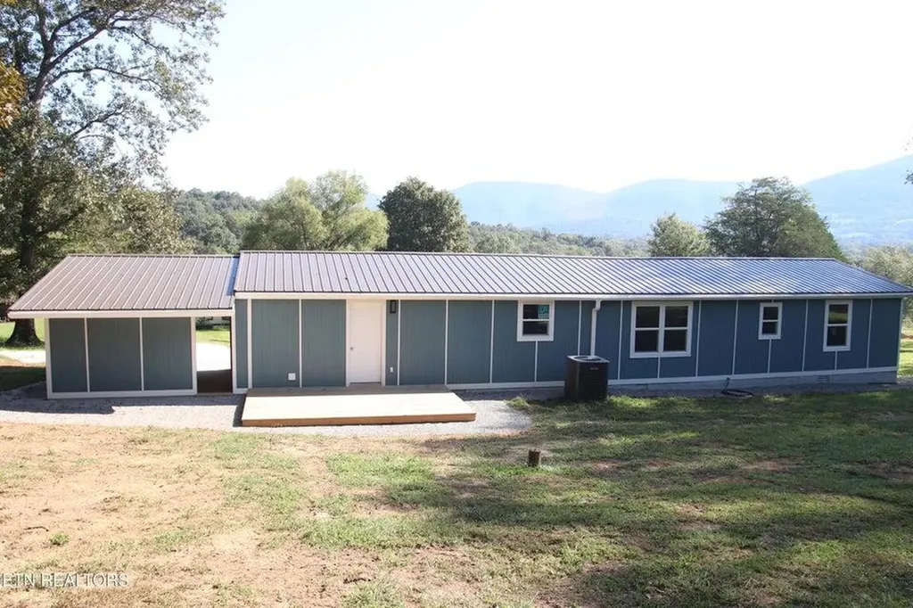 77 Hankins Lane Pikeville TN 37367