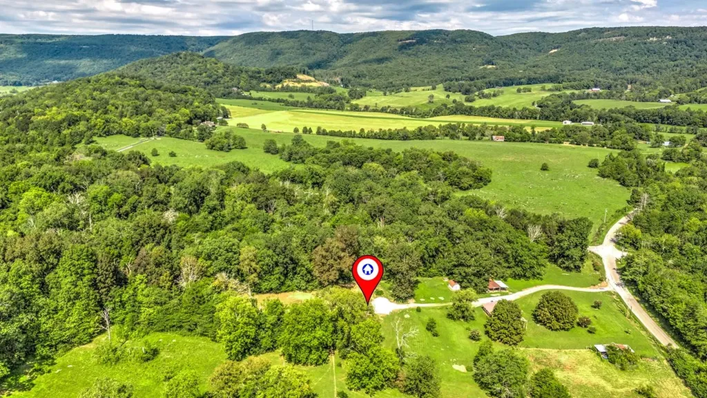 77 Hankins Lane Pikeville TN 37367