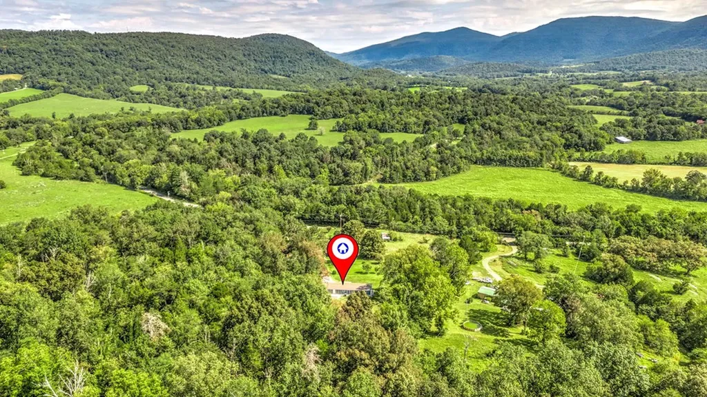 77 Hankins Lane Pikeville TN 37367