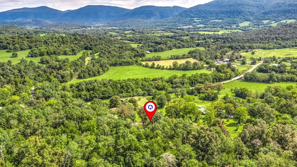 77 Hankins Lane Pikeville TN 37367