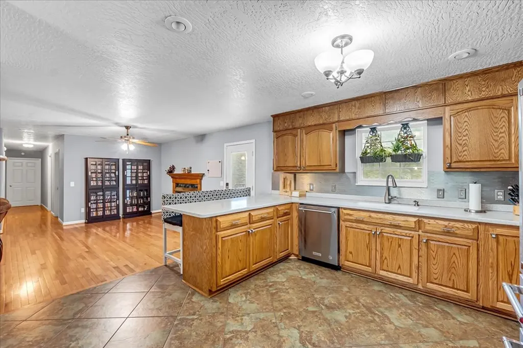 3955 River Road Baxter TN 38544