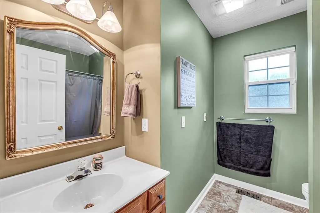 3955 River Road Baxter TN 38544