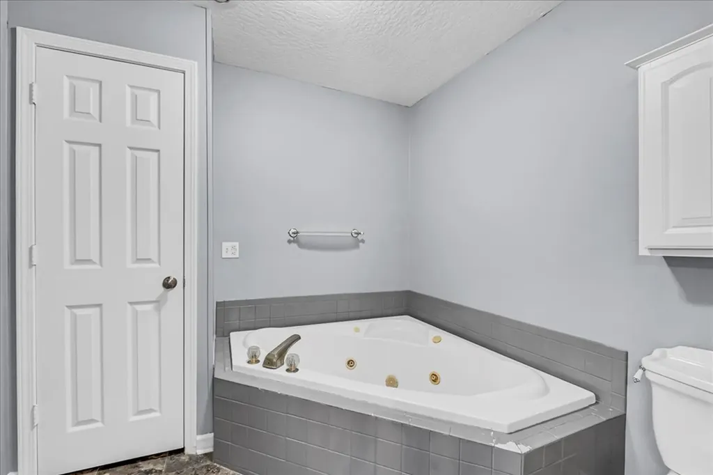 3955 River Road Baxter TN 38544