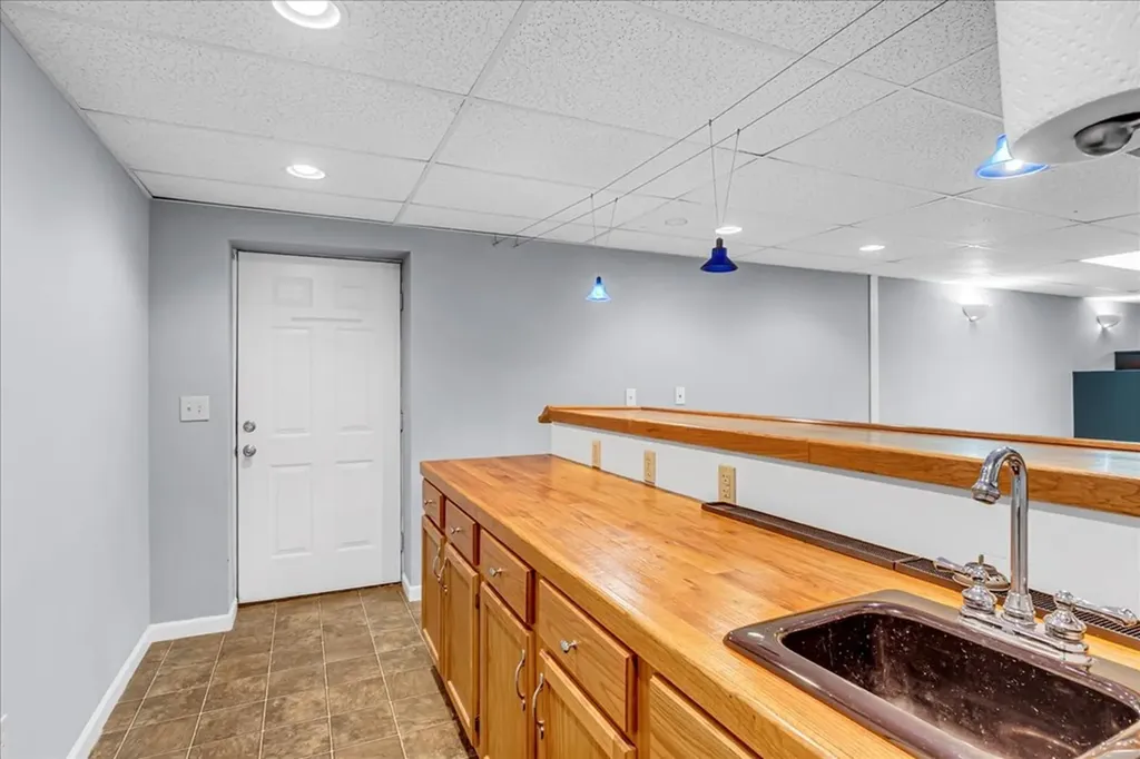 3955 River Road Baxter TN 38544