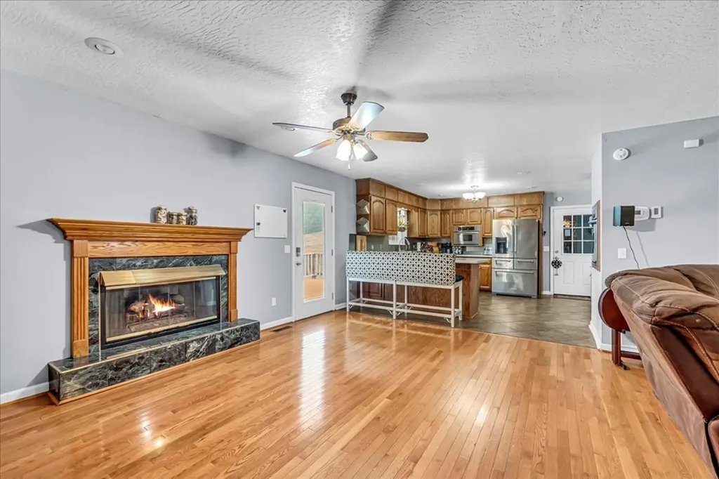 3955 River Road Baxter TN 38544