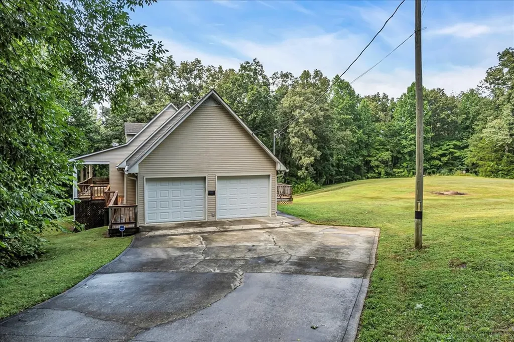 3955 River Road Baxter TN 38544