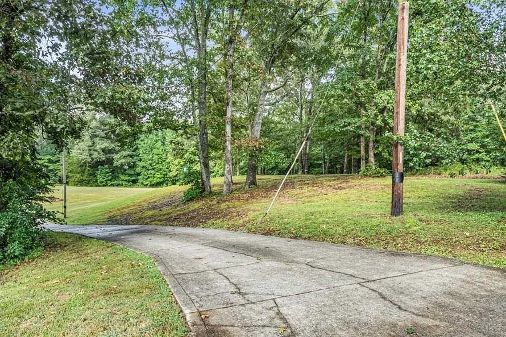 3955 River Road Baxter TN 38544