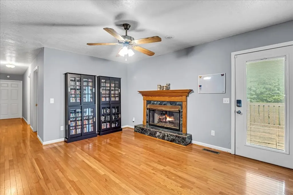 3955 River Road Baxter TN 38544