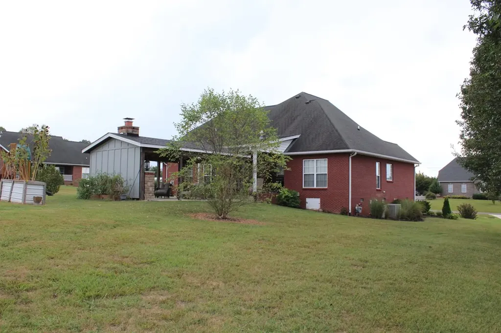 2105 Foster Circle Cookeville TN 38501