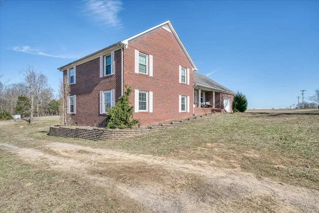 6172 Burgess Falls Road Sparta TN 38583