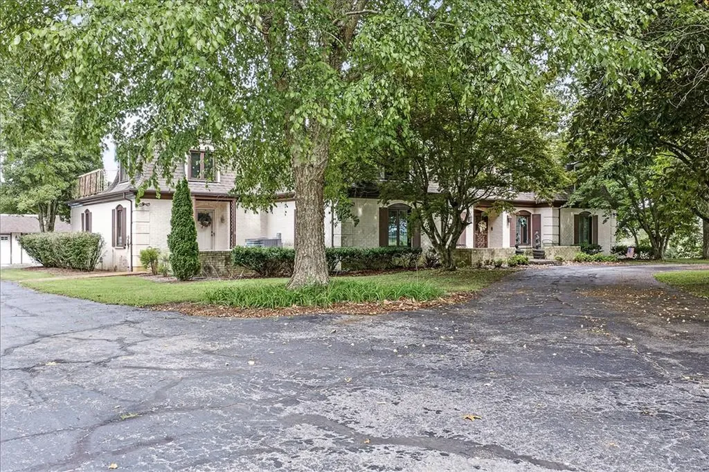 548 Turntable Road Sparta TN 38583