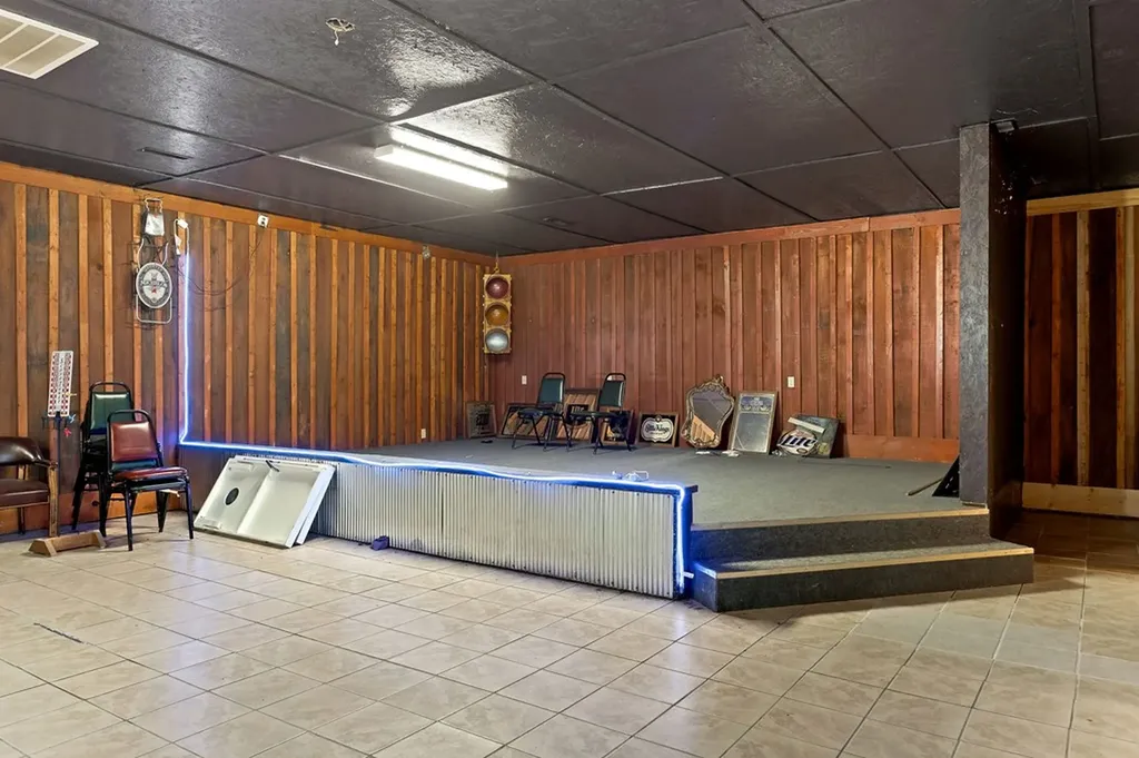 14127 Crossville Highway Sparta TN 38583