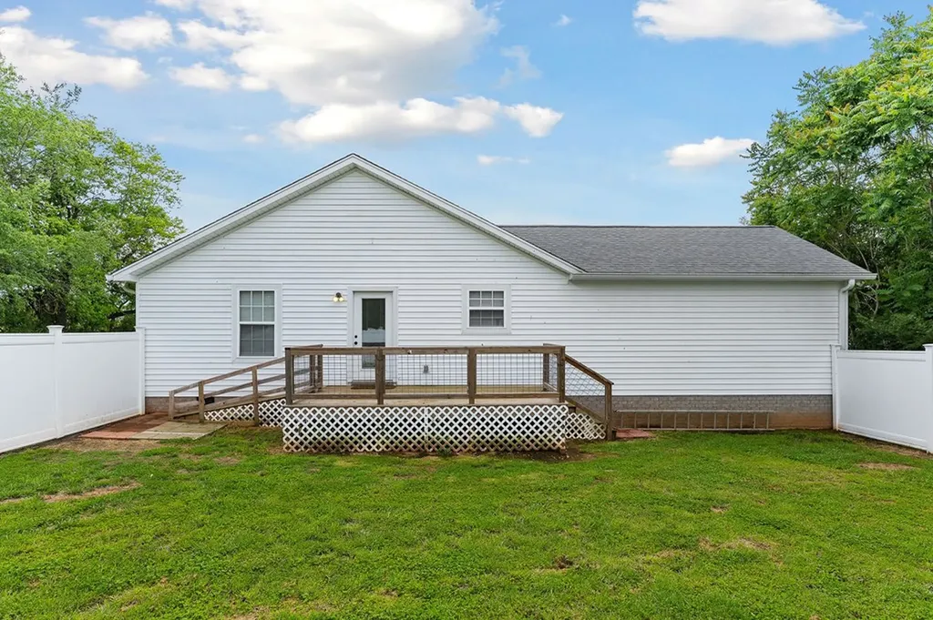 7959 Monterey Highway Sparta TN 38583