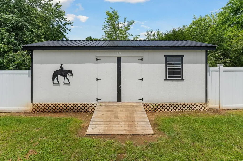 7959 Monterey Highway Sparta TN 38583