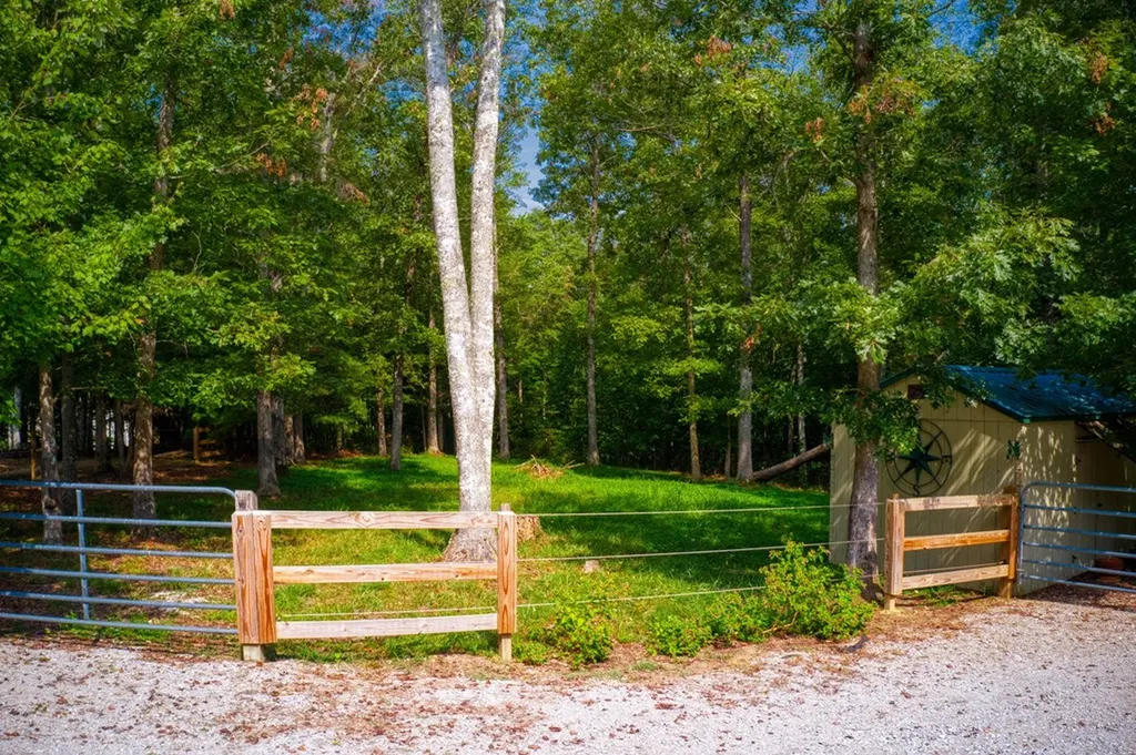 326 Goad Mill Lane Allardt TN 38504